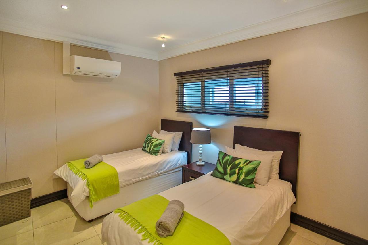 504 Ballito Manor View-Luxury Home On The Main Beach ภายนอก รูปภาพ